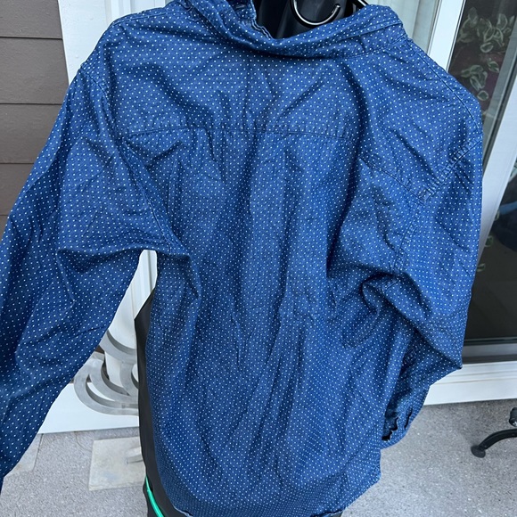 Uniqlo Men’s polka dot button down shirt - Picture 2 of 2